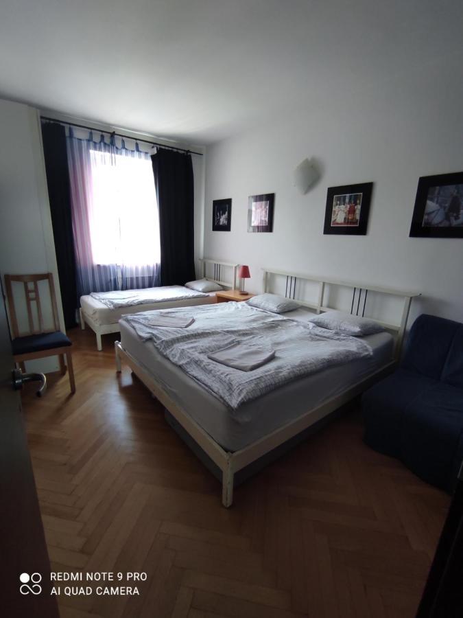 Apartman Maximilian Apartment Bratislava Luaran gambar