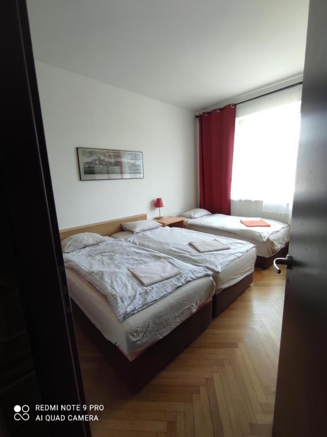 Apartman Maximilian Apartment Bratislava Luaran gambar