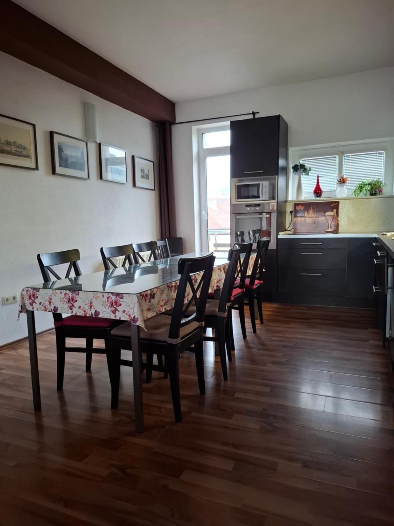 Apartment Maximilian Bratislava Luaran gambar