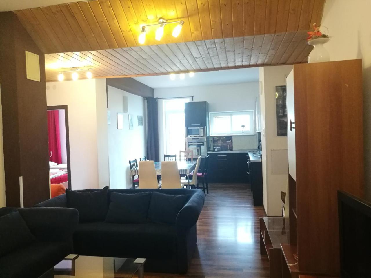 Apartment Maximilian Bratislava Luaran gambar